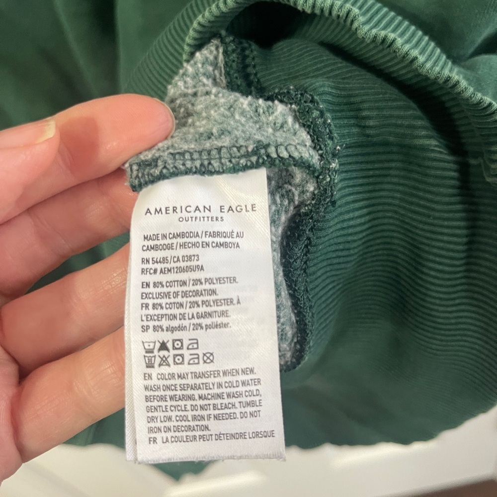 American Eagle Medium Crew Neck Pullover Peace Sweatshirt Green - Picture 6 of 8